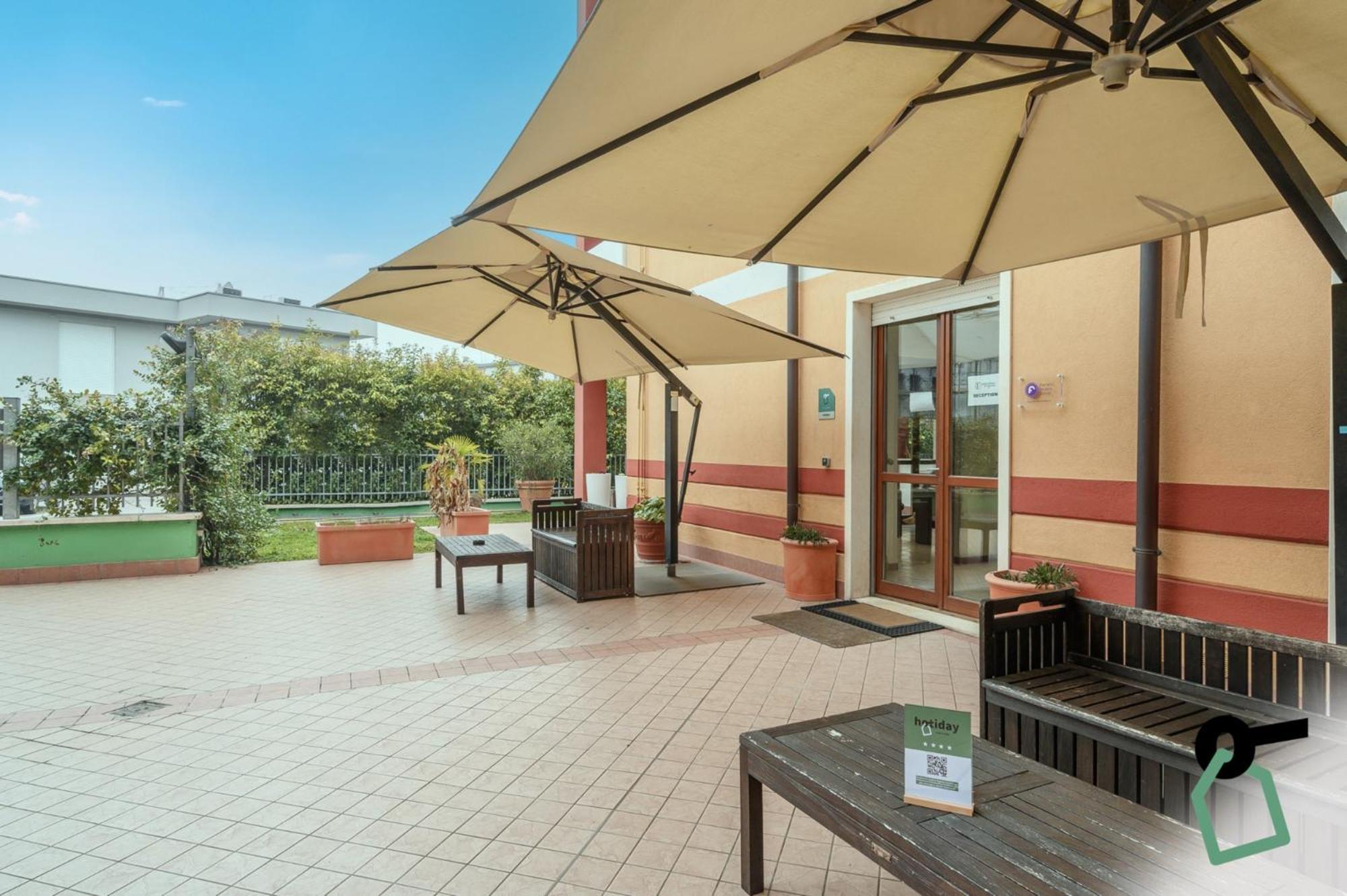 Hotiday Residence Garda Πεσκιέρα ντελ Γκάρντα Εξωτερικό φωτογραφία
